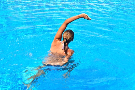 Así puedes hacer ejercicio en la piscina o en el mar