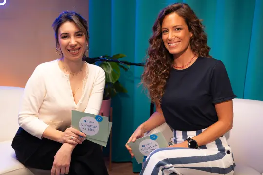 La psicóloga Alicia González y la embajadora de marca Laura Madrueño